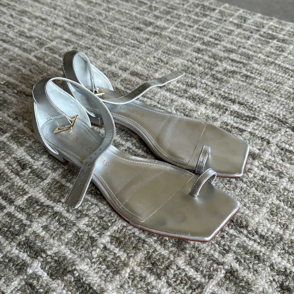 Super Cute Unique Toe Loop Sandal - image 4